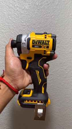 Título Dewalt 20v Impact Driver XR 1/4"