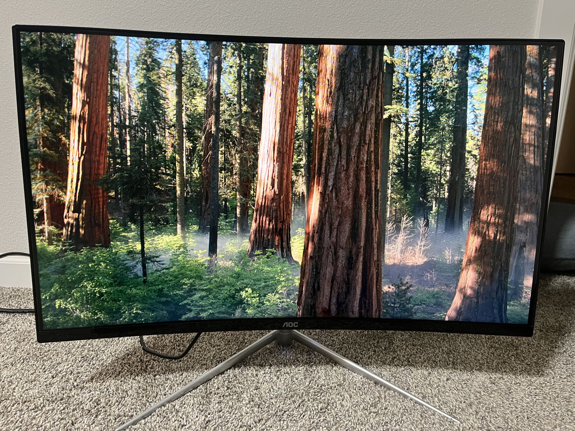 AOC 32” Curved Monitor – Full HD