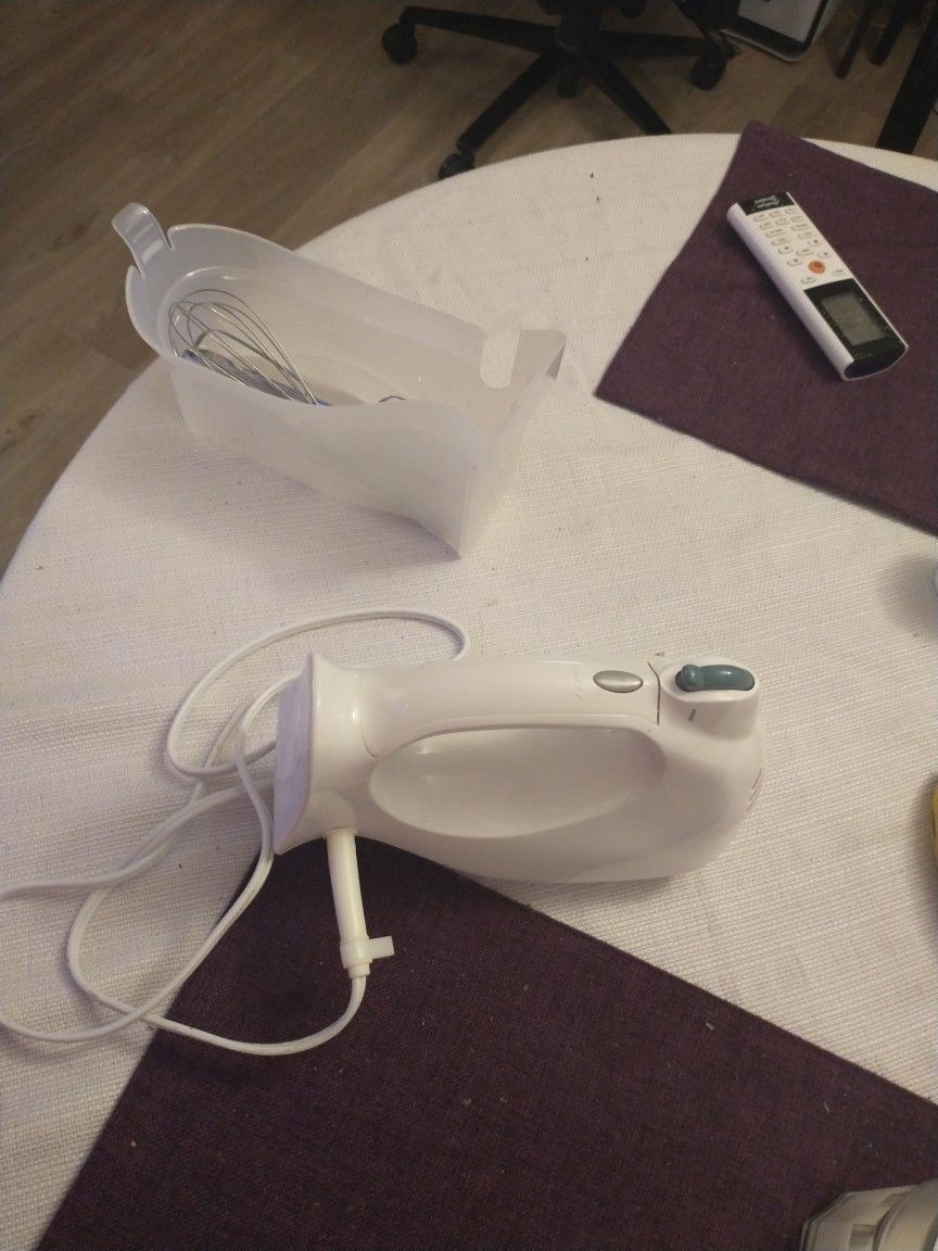 Electric Hand Mixer