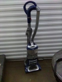 Dyson bagless vaccum