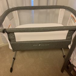 Baby delight Bedside Sleeper Baby Bassinet