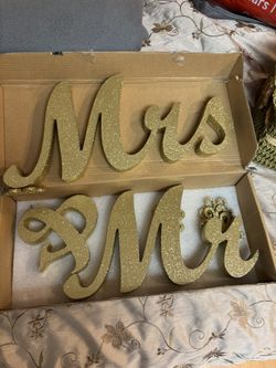 Mr & Mrs Sign