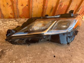 Front headlight Toyota Camry left driving side  OEM. 2018-2020.