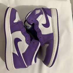 Jordan 1 Purple Venom 4.5 
