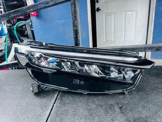 Honda CR-V 2023-2026 right passenger side headlight Oem