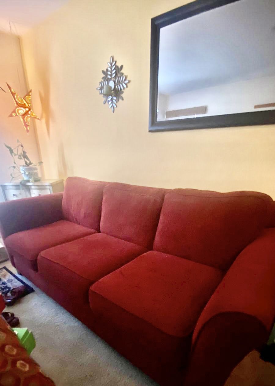 RED COUCH GREAT CONDITION- NO STAINS or RIPS 