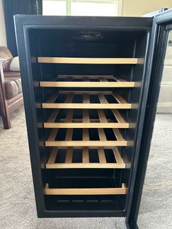 Vissani Wine Fridge (Model# HVWC28ST)