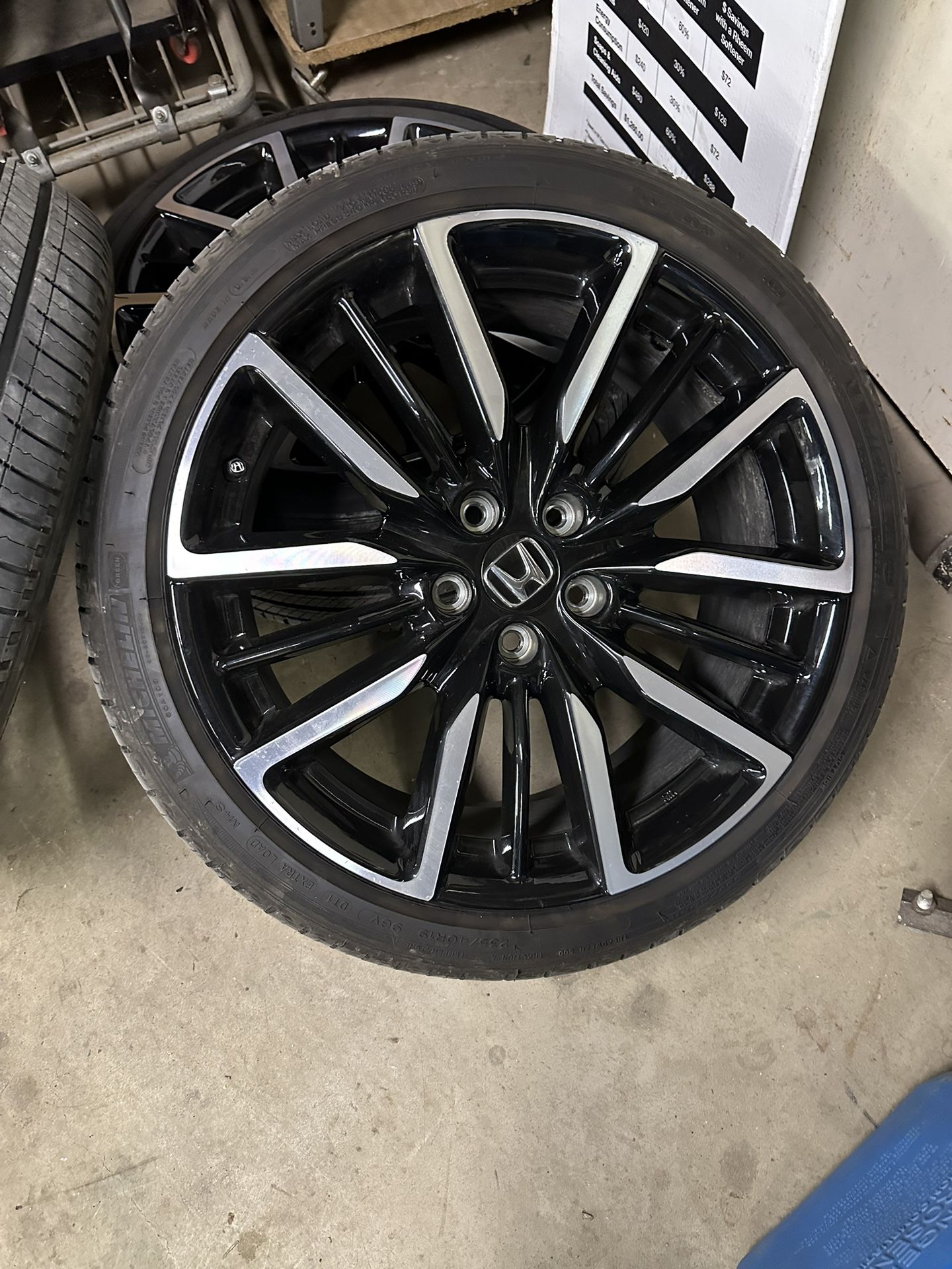 2024 Accord Hybrid Touring 19” Rims Wheels