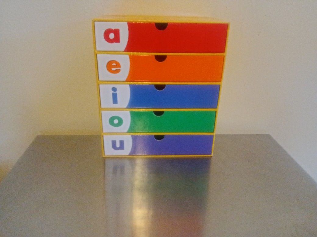 I Can Read Shelf with Letters & Numbers