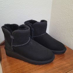 Women's Sherling Sheepskin Boots (Size 37 EU, 7 US)