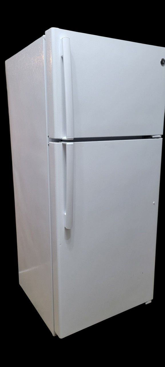 GE REFRIGERATOR