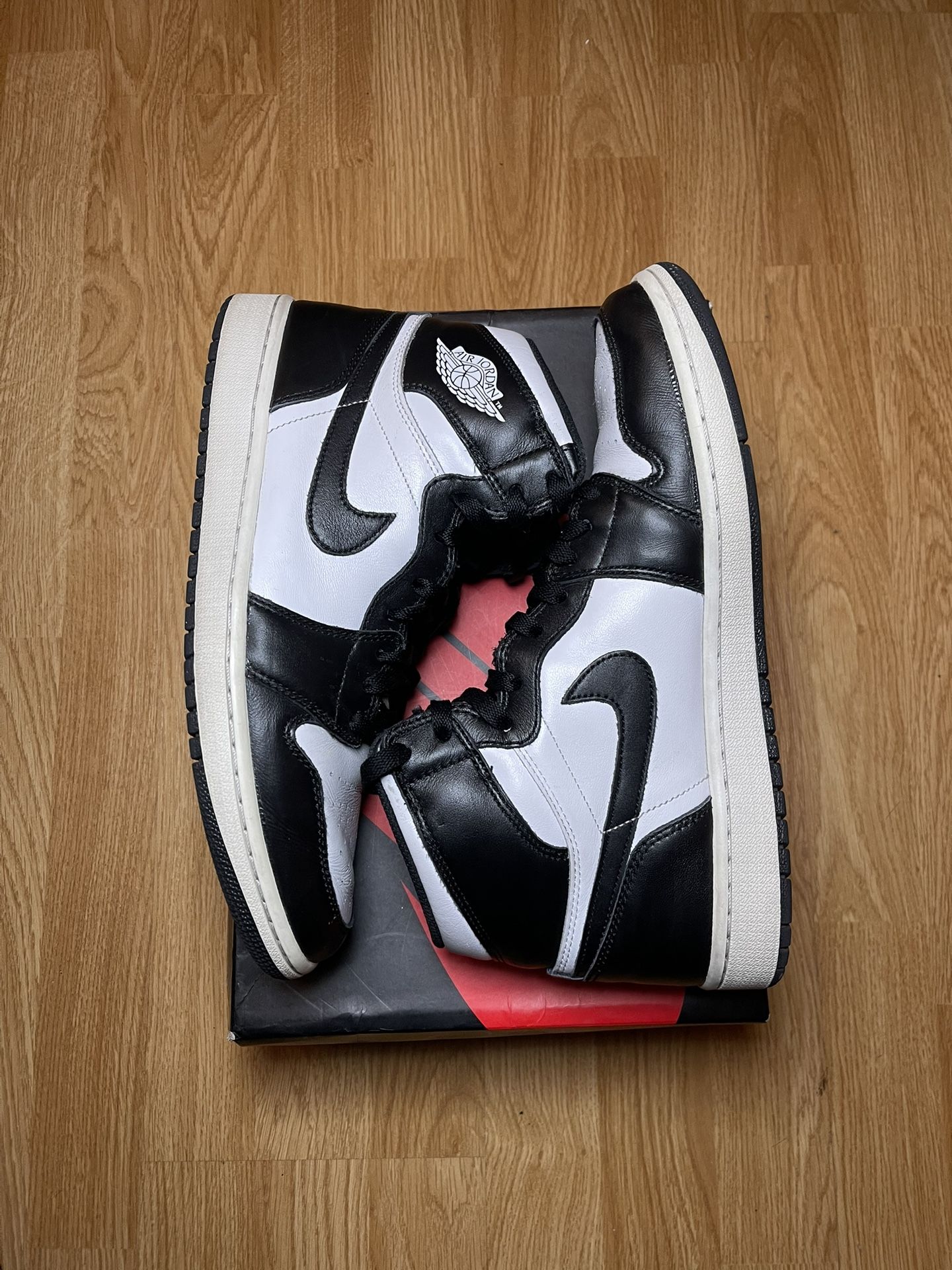 Jordan 1 black white 2014 size 10.5