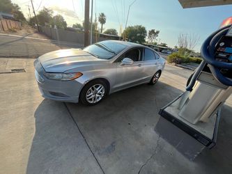 Ford Fusion Silver 4-Door Sedan