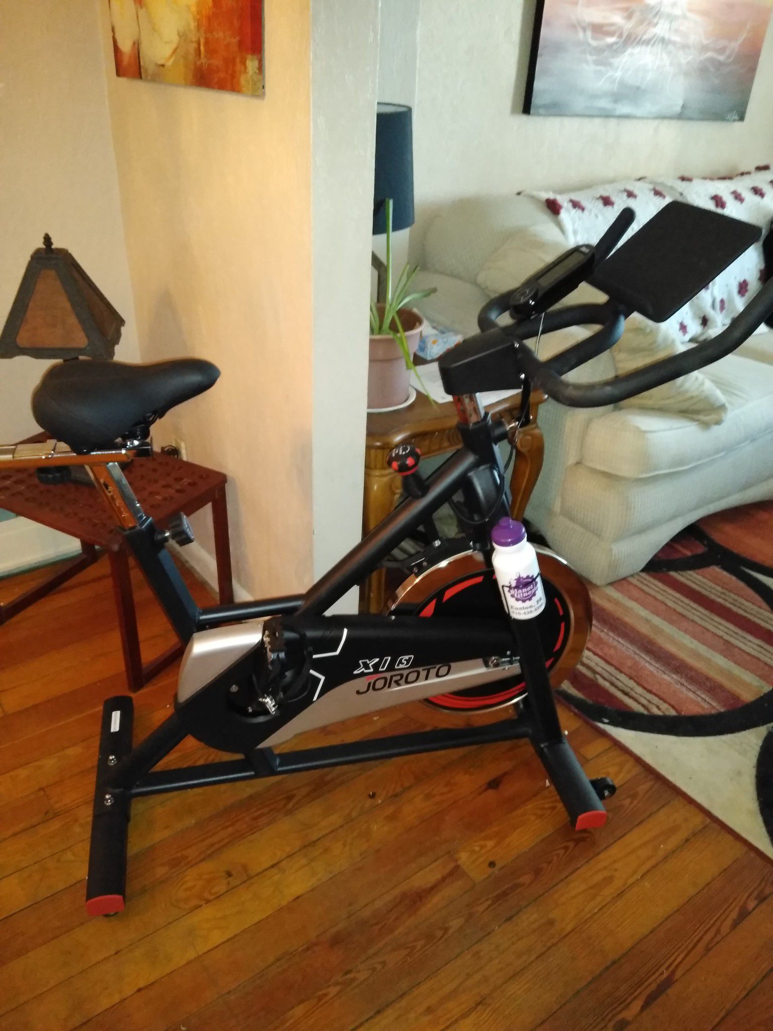 XIs Joroto exercise bike. You must pick it up no delivery.