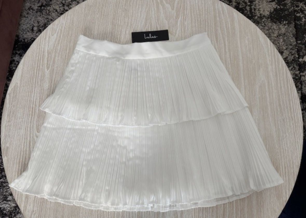 Lulus - White Skirt, Size M