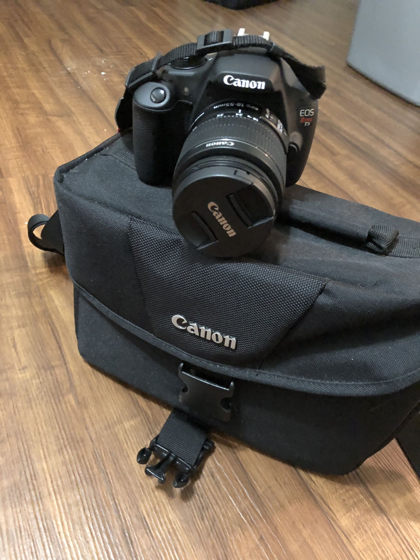 Canon camera EOS t5