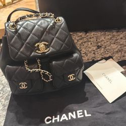 Shiny Caviar Quilted Small Duma Pockets Drawstring Backpack Black