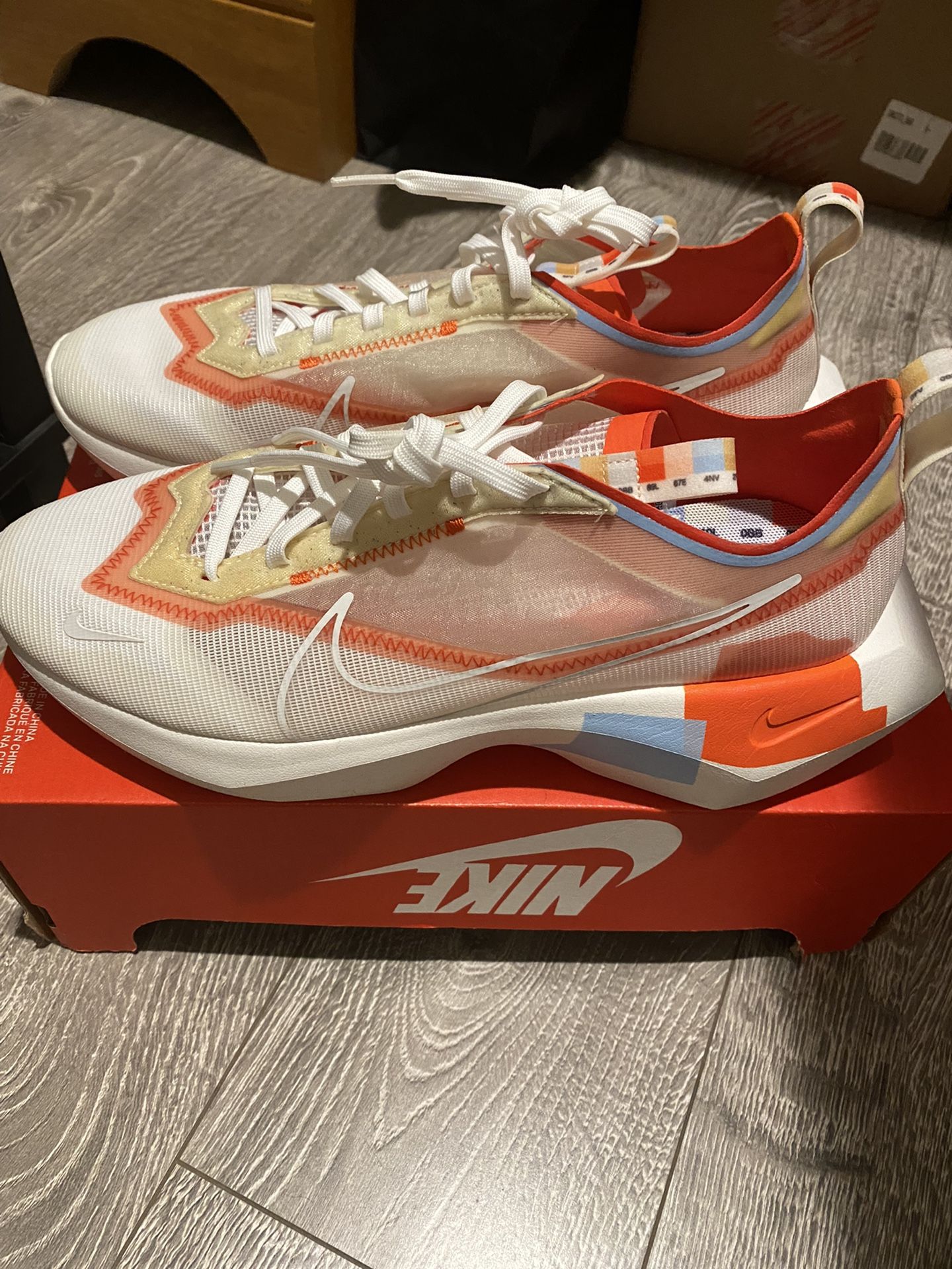 Nike Zoom Vista Lite SE White Team Orange/Women size 11/ CJ1649100