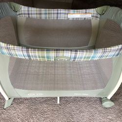 Graco Pack n’ Play with Changing Table