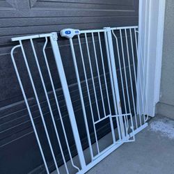 Top Paw® Extra-Tall Walk-Through Pet Gate Size: 50"W x 41"H