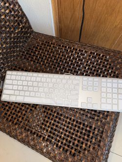 Apple Wired Keyboard W/ Number 10 Key