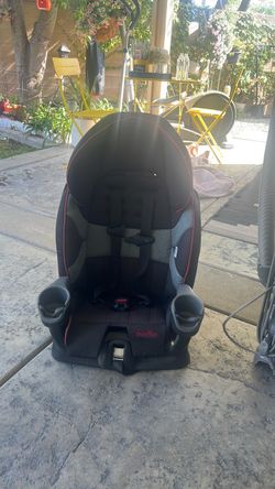 Evenflo Maestro Harness Booster Car Seat