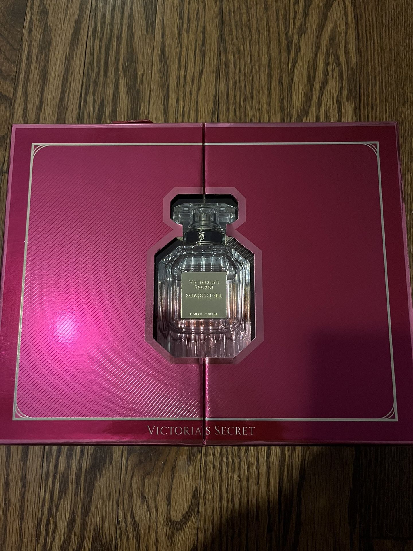 New In Box Victoria’s Secret Bombshell Perfume 3 Piece Set 50ml Perfume