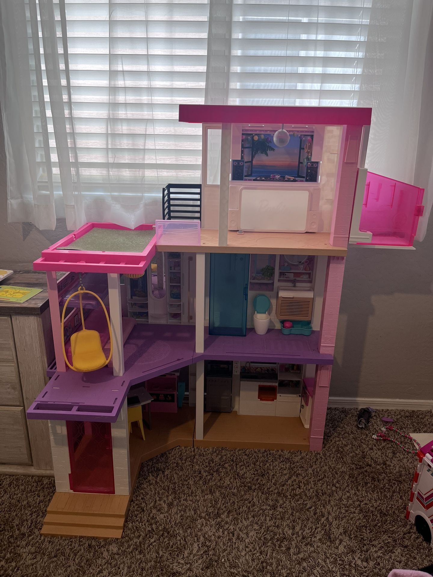 Barbie Dream House & Accessories