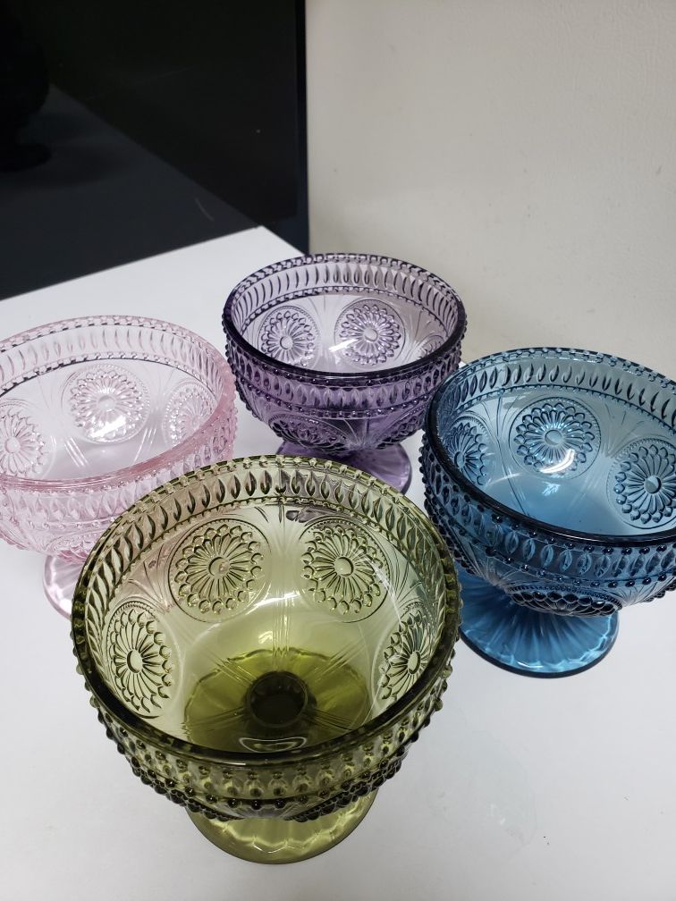 4 CHOOLD vintage flower embossed glass footed dessert bowls