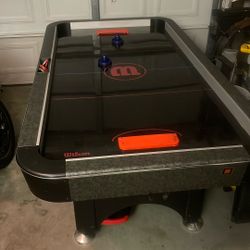 Air Hockey Table