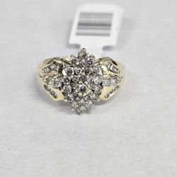 10kt Gold Diamond Cluster Ring 