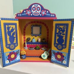 Small Table Sized Ofrenda 