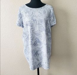 NWOT Lauren Conrad Womens Blue/ Gray Floral Shortsleeve Side: Medium
