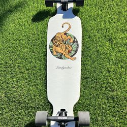 Longboard- Landyachtz battle Axe Paper Tiger 