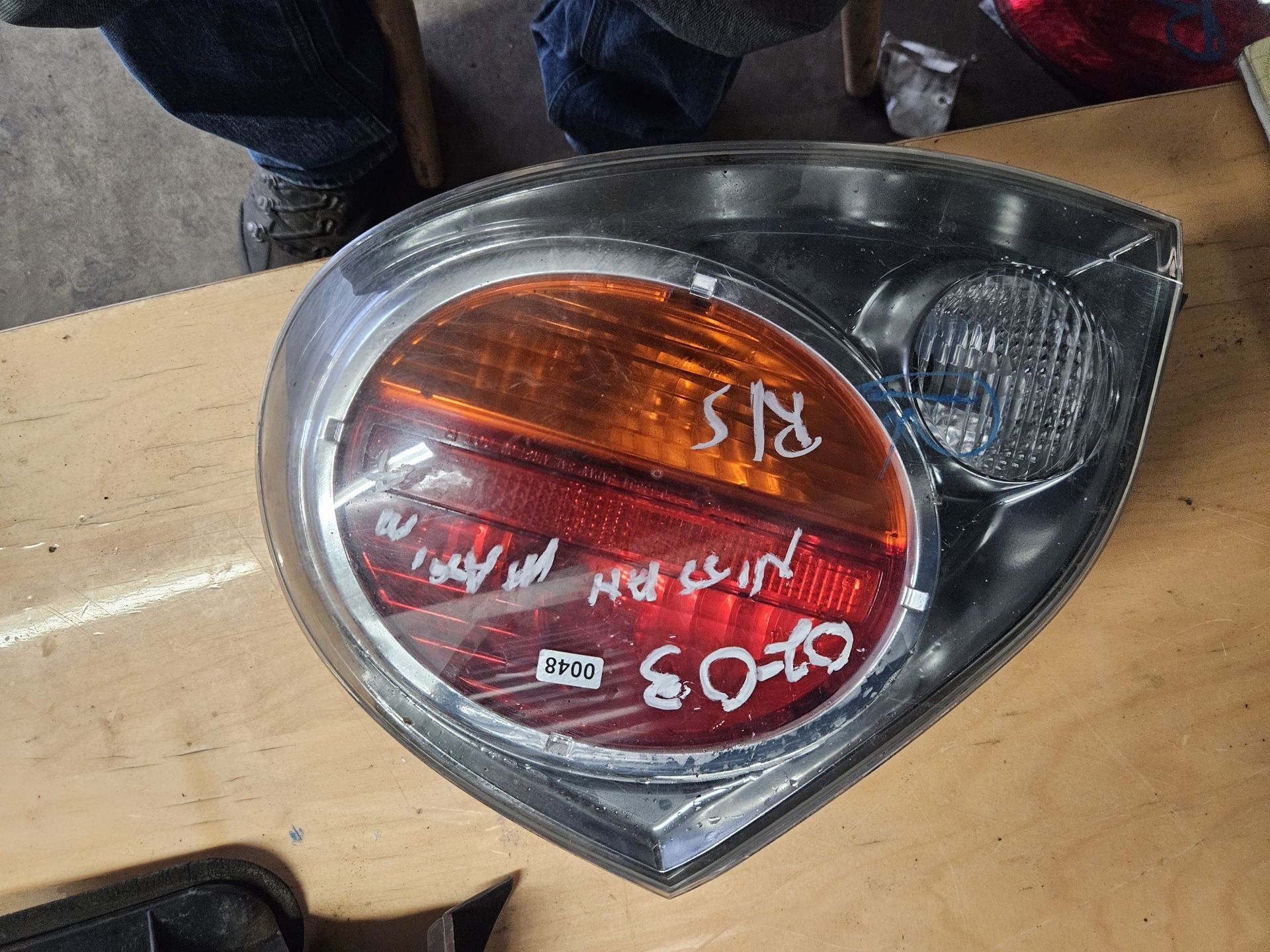 2002 Nissan Maxima R/S Taillight