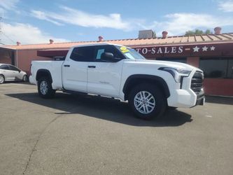 2023 Toyota Tundra CrewMax