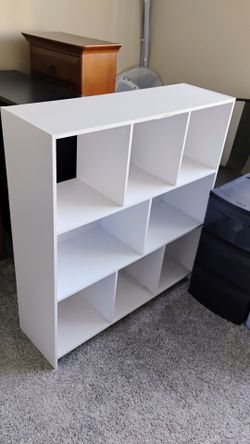 Cubby bookshelf