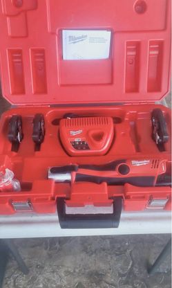 Milwaukee M12 FORCE LOGIC Press Tool Kit