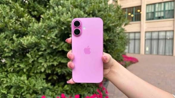 Unlocked iPhone 16 Pink