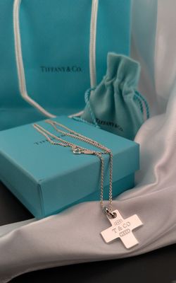 TN3✨ Authentic Tiffany & Co. 1837 Cross Pendant Necklace✨