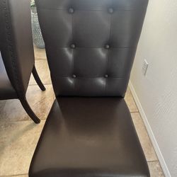 Round Table 