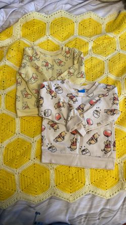 Disney Winnie The Pooh Size 3T Fleece Pullover Sweatshirts Yellow All-Over Print