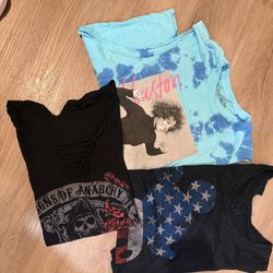 Women’s tshirts size large