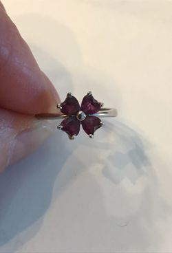 1.5 Ct Genuine Rhodolite Garnet , 925 Sterling silver ring, size 6 and 6.5