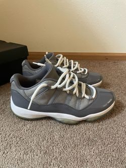 Air Jordan 11 low cool grey size 9 men’s