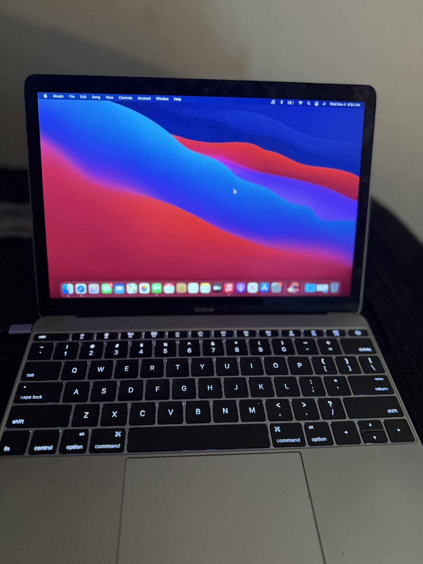 Apple MacBook Air 13.3" Laptop with Apple M1 chip (8GB RAM, 256GB Storage) Silver
