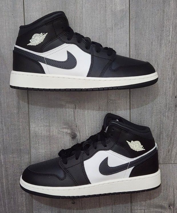🔥 Nike Air Jordan 1 Mid GS Black Off Noir DQ8423-010 Youth Size 5.5 / Womens Size 7