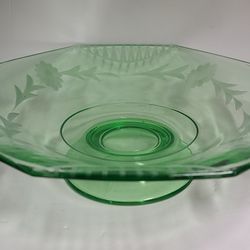 Beautiful Vintage Green Depression Glass Bowl 