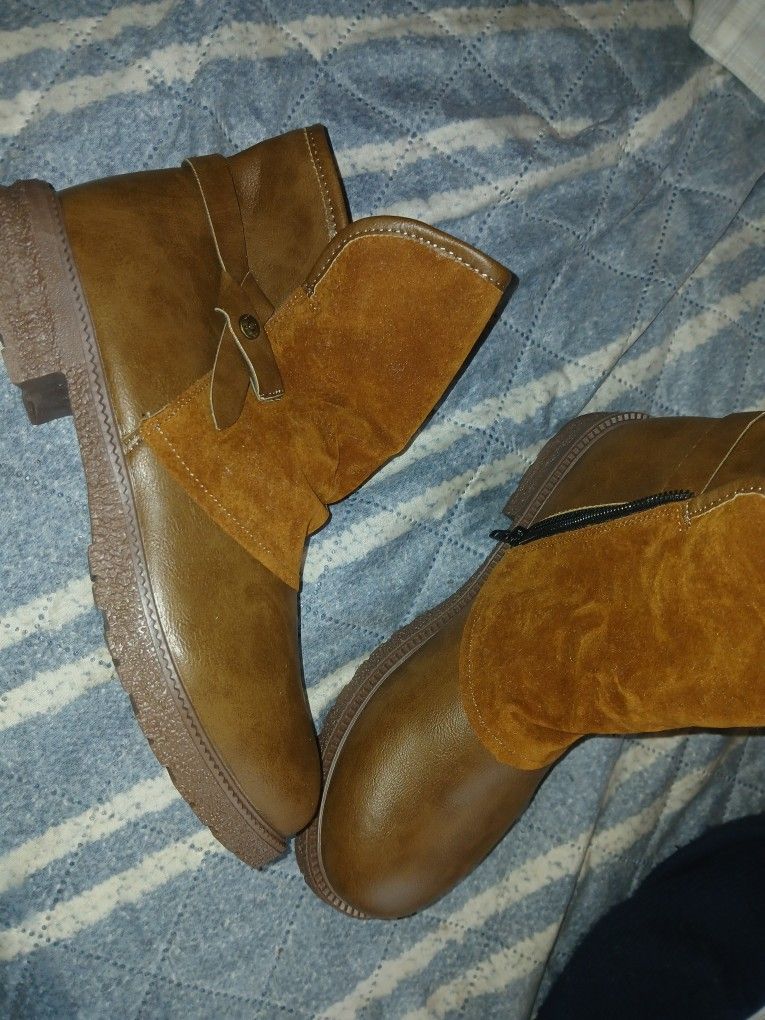 Women's 8 Or 8 1/2 boots