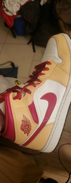 Air Jordan 1 Mid 'Light Curry Cardinal Red